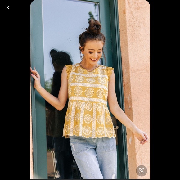 Lucky top! EUC - Picture 6 of 6